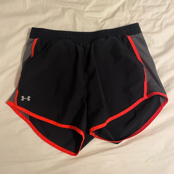 Under Armour Shorts - Picture 1 of 2
